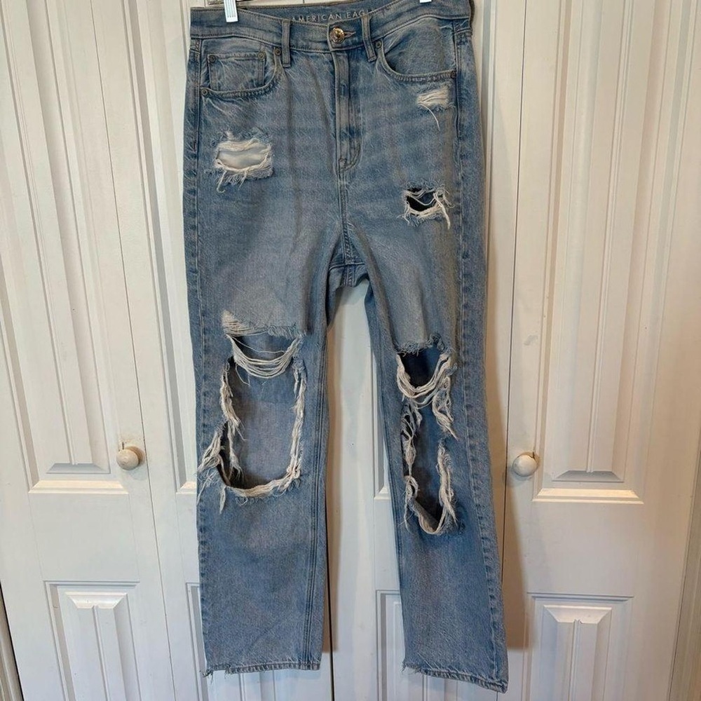 American Eagle Outfitters Light Blue Distressed Jeans
